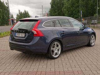 Volvo V60 SUMMUM 2.0 R5 120kW