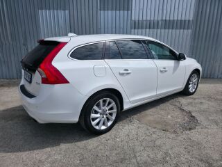 Volvo V60 Summum Ice White 2.0 D4 133kW