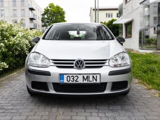 Volkswagen Golf Comfortline 1.4 90кВ