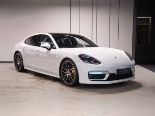 Porsche Panamera Turbo 4.0 V8 463кВ