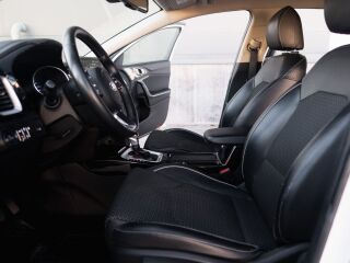Kia Ceed Sportswagon PHEV EX Plus 1.6 R4 GDi 103kW