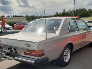 Fiat 130 3.2 V6 121kW