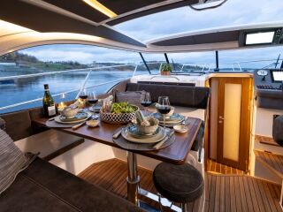 Marex 330 SCANDINAVIA 1 X DPI Volvo Penta D6-440hj
