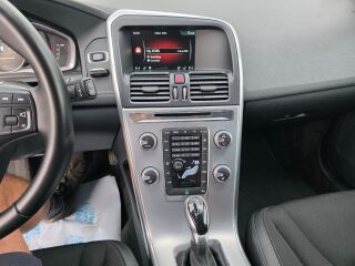 Volvo XC60 Momentum Osmium Grey Metallic 2.0 D4 140кВ