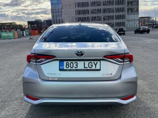 Toyota Corolla Active Plus + Comfort pakett 1.8 72kW