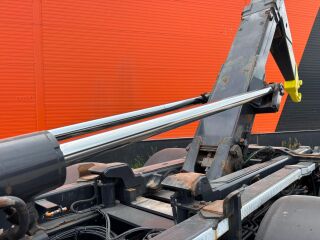 Scania R520 8x4*4 382кВ