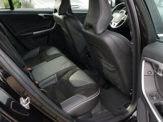 Volvo V60 D4 R-DESIGN EDITION 2.0 140kW