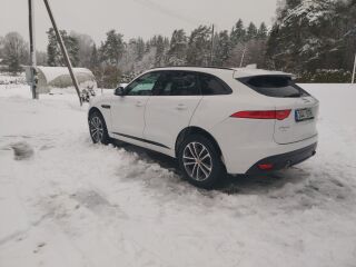 Jaguar F-Pace 2.0 177kW