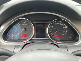 Audi Q7 QUATTRO 6-IK 3.0 V6 TDI 171kW
