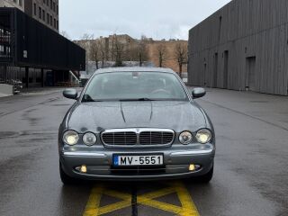Jaguar XJ8 4.2 V8 219kW