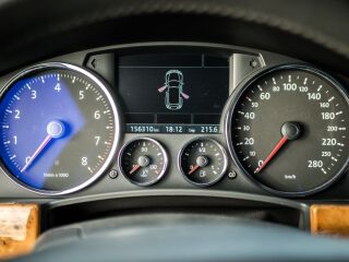 Volkswagen Touareg Individual 6.0 331кВ