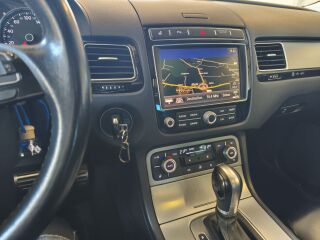 Volkswagen Touareg R-Line 3.0 V6 TDI 193kW
