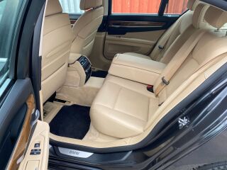 BMW 740 3.0 240кВ