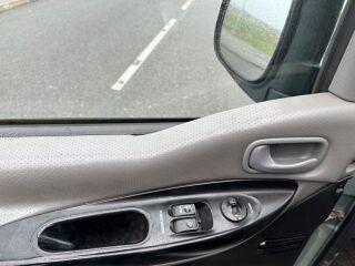 Hyundai H1 2.5 74kW