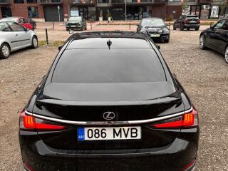 Lexus ES 300h 2.5 131kW
