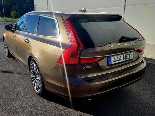 Volvo V90 MOMENTUM Business 2.0 140kW