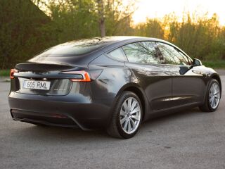Tesla Model 3 Long Range Dual Motor 366kW