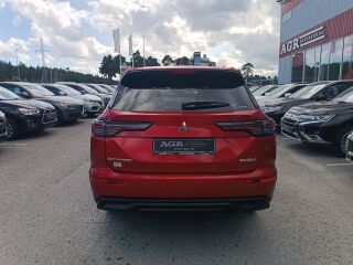 Mitsubishi Outlander Intense Plus 4WD 2.4 PHEV 225kW