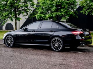 Mercedes-Benz E 220 AMG 2.0 143kW