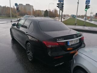 Mercedes-Benz E 220 E220 D 4matic AMG 2.0 143kW