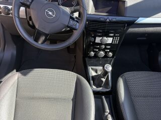 Opel Astra TwinTop 1.8 103kW