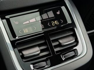Volvo XC60 AWD ULTIMATE DARK H&K 145кВ