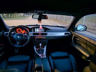 BMW 330 M-pakett 3.0 200кВ