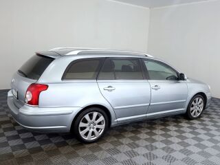 Toyota Avensis Linea Sol Facelift 2.0 108kW