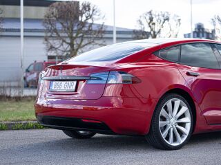 Tesla Model S 75D 384KW 158kW