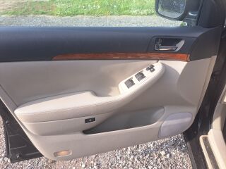 Toyota Avensis 2.4 120кВ
