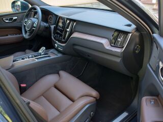 Volvo XC60 AWD Inscription Intelli Safe PRO Wntr 2.0 B5 MHEV Kerghübriid 184kW