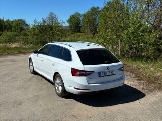 Skoda Superb Combi Elegance 1.8 132kW