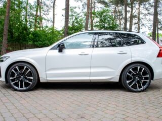 Volvo XC60 AWD 4C B&W ULTIMATE DARK Intelli PRO Xenium F 2.0 B4 AWD KERS MHEV Kerghübriid 145kW