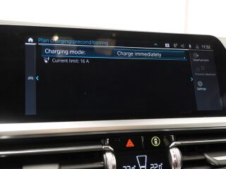 BMW 330 e xDrive 2.0 135kW