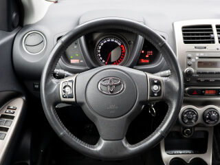 Toyota Urban Cruiser 1.3 74кВ
