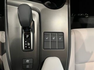 Lexus UX 300h F Sport Design 2.0 112kW