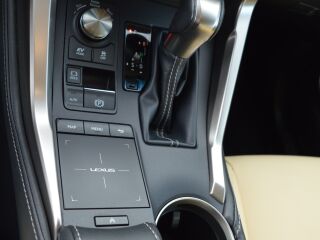 Lexus NX 300h 2.5 114kW