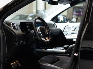 Mercedes-Benz GLA 250 AMG Line Premium Plus 2.0 165kW
