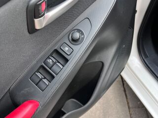 Mazda 2 1.5 66кВ