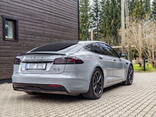 Tesla Model S Plaid 239kW