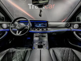 Mercedes-Benz E 300 AMG Designo 2.0 143kW