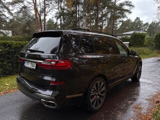 BMW X7 M50 3.0 Dark Shadow Edition 294kW