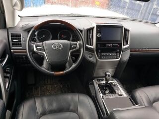 Toyota Land Cruiser 4.6 227kW