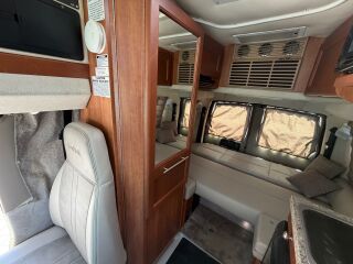 Chevrolet Express 2500 Roadtrek 170 Versatile Camper Van 4.8 V8