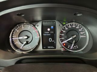 Toyota Hilux Legend 2.8 150кВ