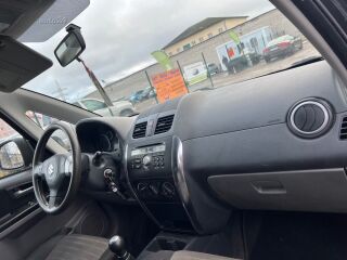Suzuki SX4 Laxery edition 1.5 R4 16v 82kW