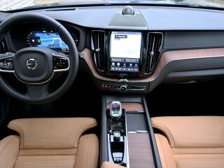 Volvo XC60 AWD B&W ULTIMATE DARK XENIUM INTELLI PRO FULL 2.0 T8 Plug-in LONG RANGE 335kW