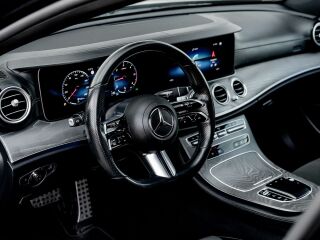 Mercedes-Benz E 220 AMG Line Black Edition 2.0 143kW