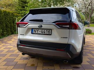 Toyota RAV4 2.5 131kW