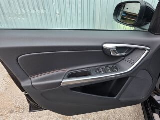 Volvo V60 Ocean Race Onyx Black 2.0 88кВ